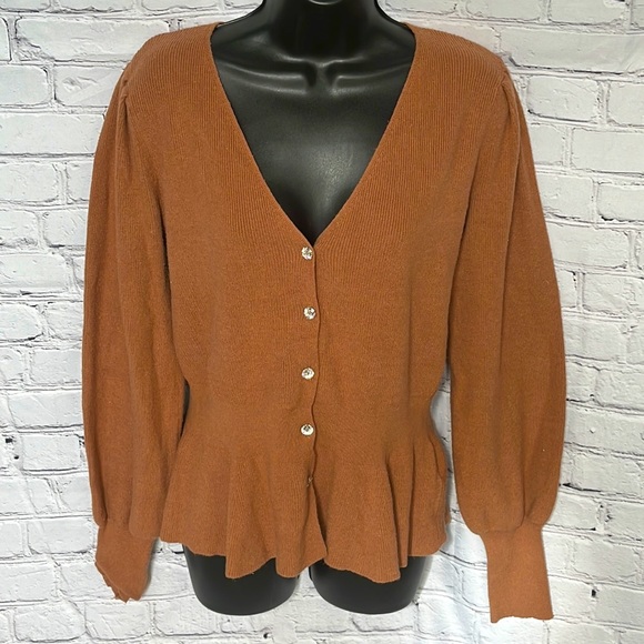sofia by sofia vergara Sweaters - 🎃3/50% Off Sofia Vergara Ribbed Peplum Puff Sleeve Cardigan
